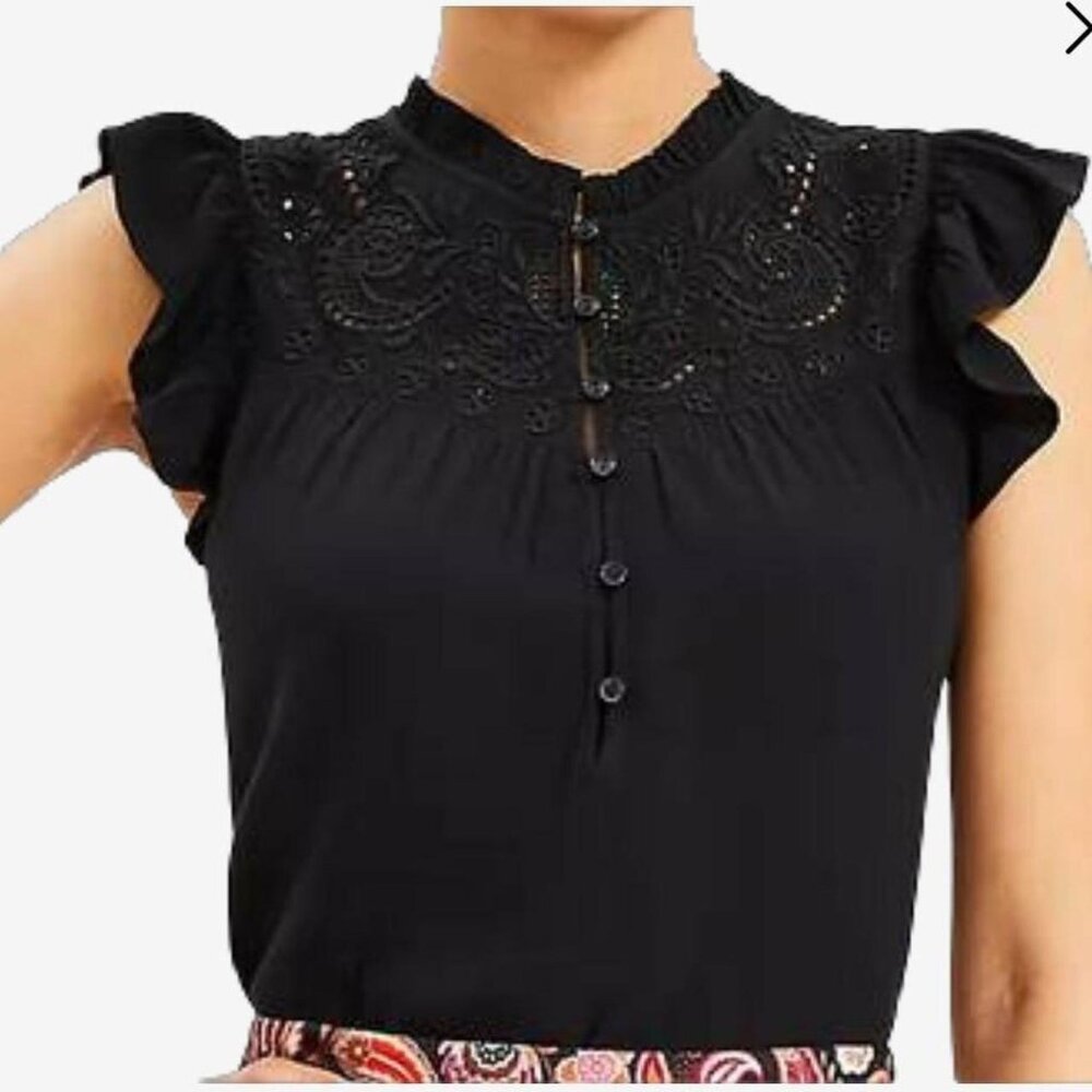 LAST CHANCE - Loft embroidered yoke blouse - small